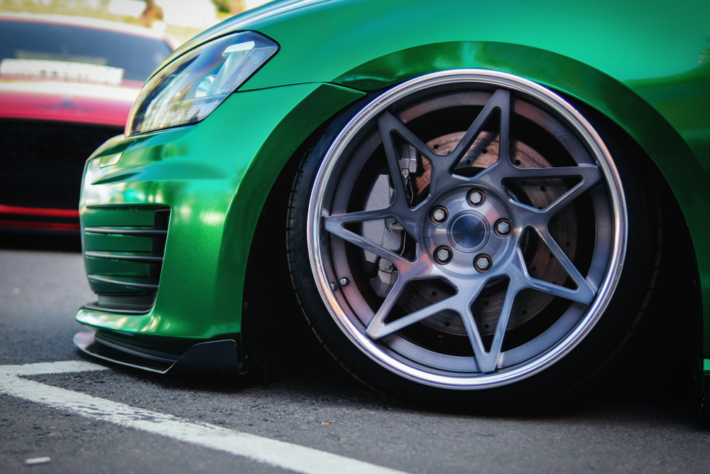 Lowrider wheels and tires